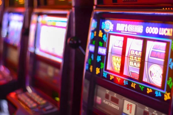 Antarmuka taruhan Baccarat di myemulator menunjukkan opsi Player, Banker, dan Tie